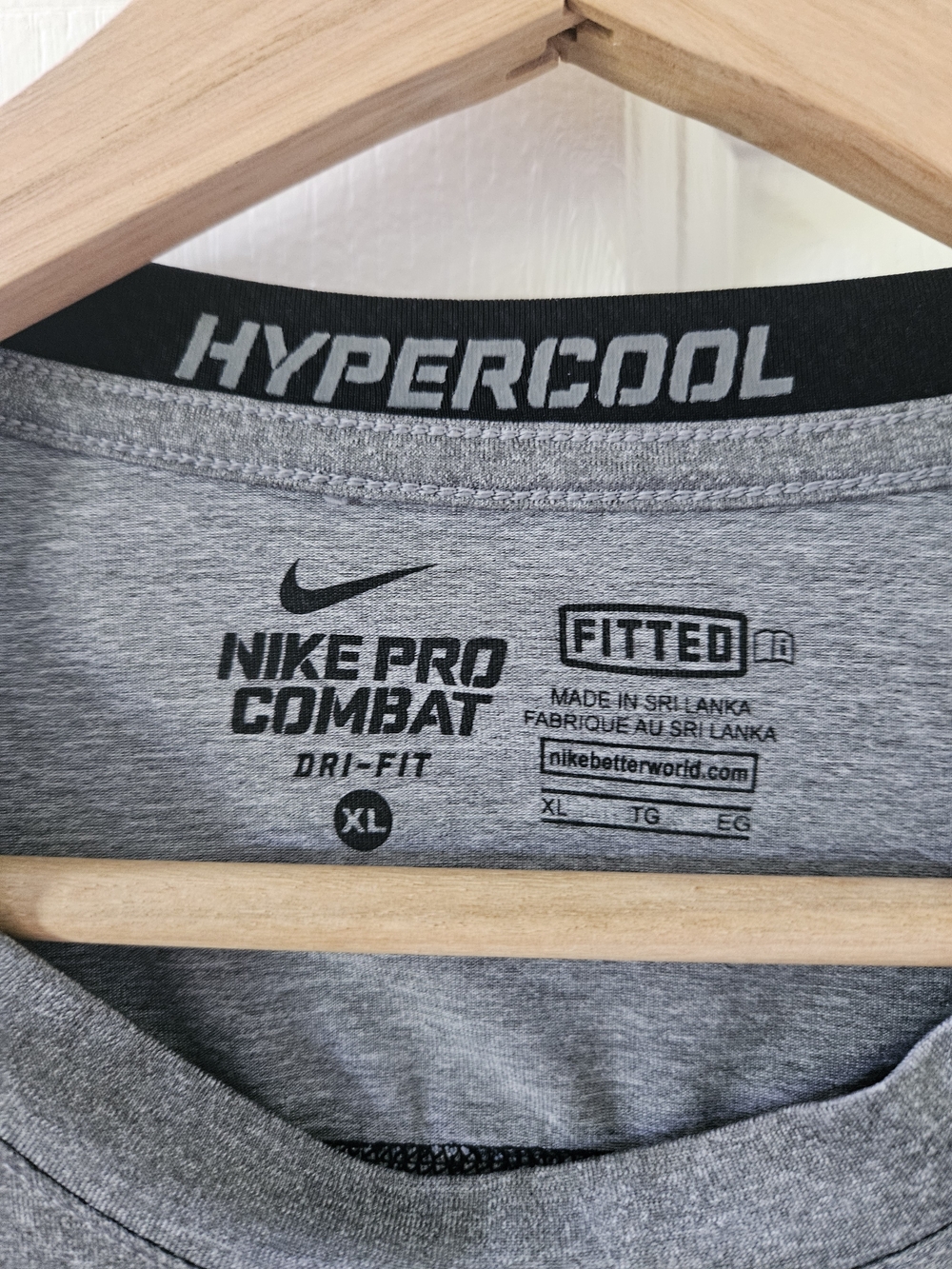 Nike Men’s Gray Hypercool Dri-FIT Short Sleeve Training Tee - Picture 3 of 3